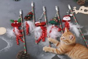 Yılbaşı Temalı Zilli Kedi Oyun Oltası