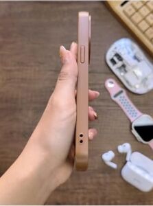 Premium Deri Dokulu Darbelere Karşı Dayanıklı Nazal Silikon Kılıf Kahverengi Iphone 14 Pro Max ile Uyumlu