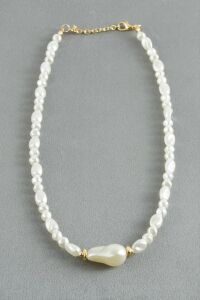 Oval Taşlı Inci  Kolye