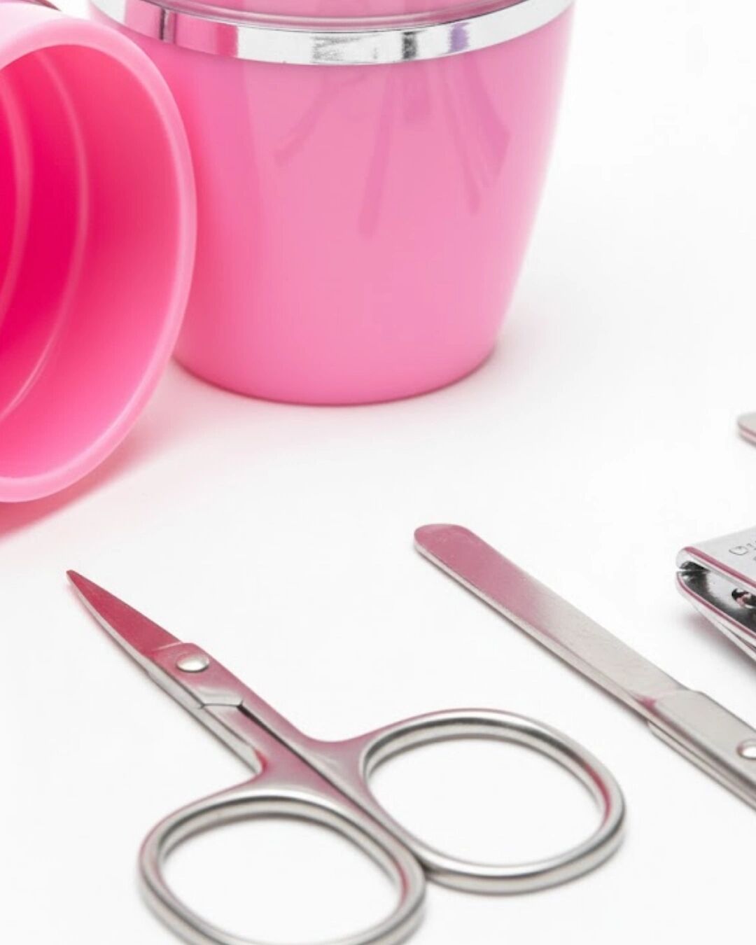 Tırnak Bakım Manikür Pedikür Seti 4 Parça Pembe Minimal ve Dayanıklı Yeni Nesil