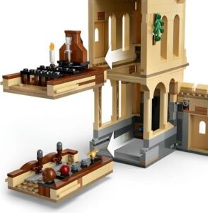 Harry Potter Hogwarts Şatosu: Uçuş Dersleri 76447-9 Yaş ve Üzeri Çocuklar ve Yetişkinler Için Koleksiyonluk Oyuncak Yapım Seti, Doğum Günü Hediyesi (651 Parça)