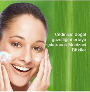 Himalaya Since 1930 Peeling Etkili Hassas Yüz Temizleme Jeli, Kayısı, Aloe, Parabensiz, Tüm Ciltler, 150 ml
