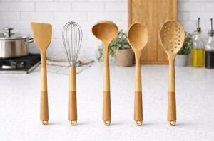 Silikon Mutfak Pişirme Gereçleri Seti, 5 Parça Yapışmaz Mutfak Gereçleri Seti Ahşap Saplı Spatula Seti Isıya Dayanıklı Silikon Tencere Mutfak Gereçleri (Açık Kahverengi)