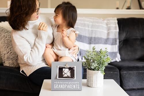 Pearhead Sonogram Fotoğraf Çerçevesi Büyükanne ve Büyükbaba Için Bebek Hatıra Resim Çerçevesi, Hamilelik Duyurusu, Bebeğin Ilk Noel Hediyeleri, Tatil Hediyeleri, Bebek Tatil Hediyeleri, Gri
