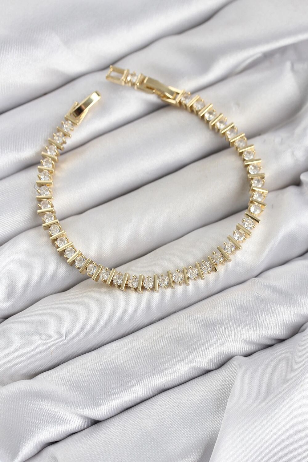cm Şerit Model Zirkon Taşlı Vıp Seri Gold Renk Pirinç Kadın Bileklik