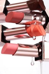 Beyond Care Sheer Lipstick 904 - Glazing Red - Yoğun Nemlendirici Besleyici Etki - Parlak Ruj