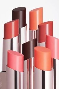 Beyond Care Sheer Lipstick 904 - Glazing Red - Yoğun Nemlendirici Besleyici Etki - Parlak Ruj