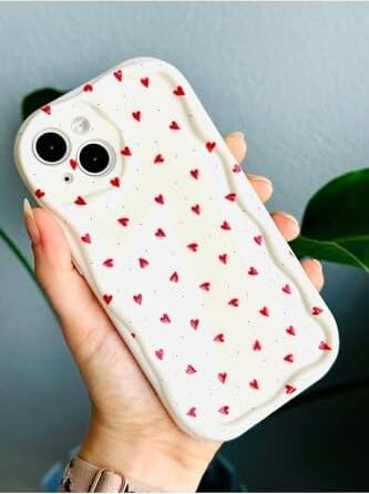 Iphone 13 ve 14 ile Uyumlu Kırmızı Kalpler Baskı Desenli Silikon Kılıf
