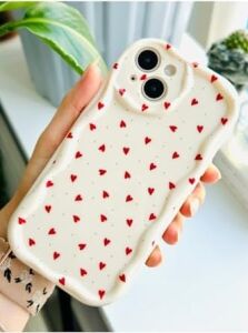 Iphone 13 ve 14 ile Uyumlu Kırmızı Kalpler Baskı Desenli Silikon Kılıf