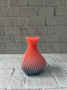 Kalp Tasarımlı Modern Dekor Vazo 15 cm Şık ve Estetik Görünüm