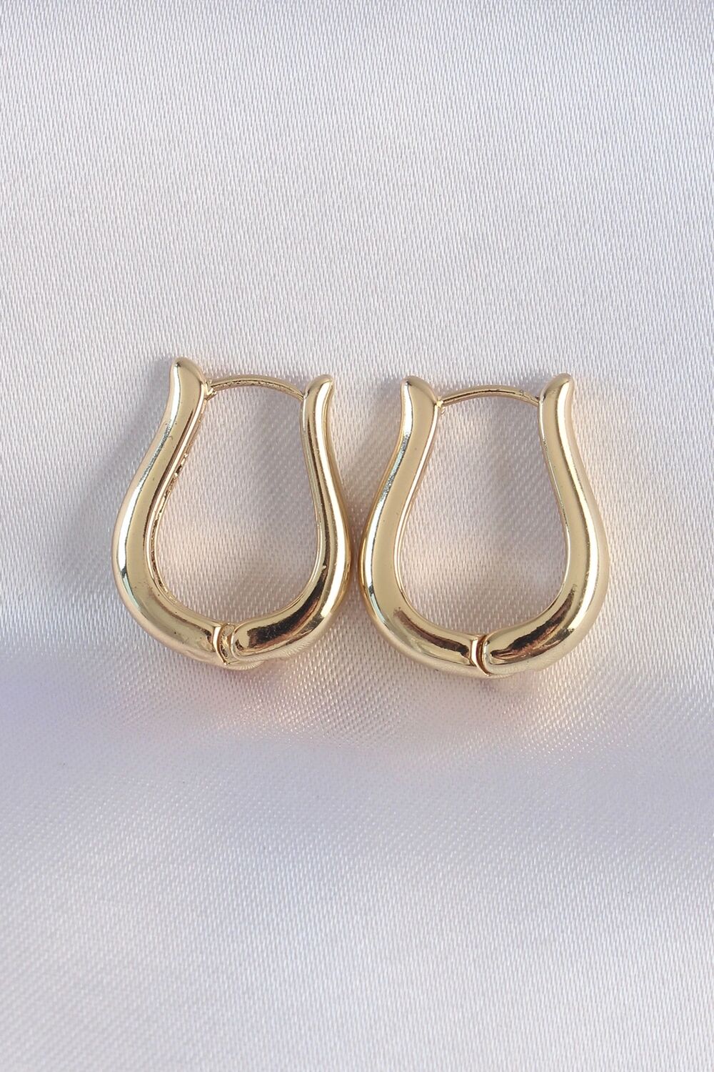 Pirinç Gold Renk Içi Boş Gül Küpe