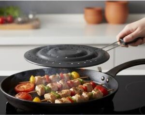 Pratik Ocak Üstü Közleme Aparatı, 20 cm Yuvarlak Közmatik, Sebze ve Kestane Közleyici, Yanmaz Emaye Kaplama Delikli Izgara Tavası ve Isı Dağıtıcı (Siyah)