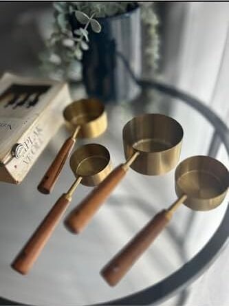 Premium Ahşap Saplı Gold Ölçü Kabı Seti - 4'lü Paslanmaz Çelik Gold Ölçü Kaşığı ve Kabı, Şef Tipi Hassas Sıvı ve Kuru Malzeme Ölçeği, Mutfak ve Pişirme Seti