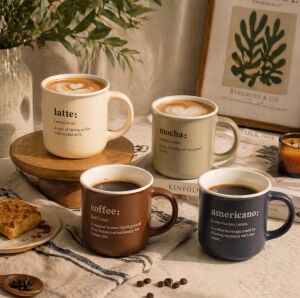 380 cc Porselen Kupa Bardak, Kahve Sözlüğü Tasarımlı Minimalist Kahve Fincanı (Latte, Mocha, Coffee Veya Americano - Stok Durumuna Göre 1 Adet Gönderilir)
