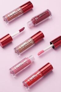 Gleamy Lip Glaze Lipgloss NO:204 Baby Pink - Renkli Dudak Parlatıcısı