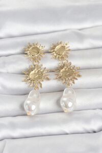 Gold Renk Pirinç Güneş Model Detaylı Kadın Küpe