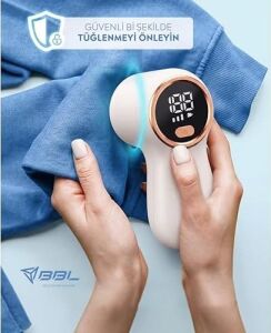 M118 Dijital Göstergeli Şarjlı Tüy Toplayıcı & Kumaş Tüy Alma Makinesi – 6 Başlıklı Bıçak + 1 Yedek Bıçak, Type-C Şarjlı, 3 Kademeli Güç, Kazak, Koltuk ve Yatak Için