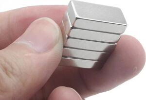 50 Adet 20X10X5 mm Neodyum Magnet N35 Güçlü Mıknatıs Köşeli ve Dayanıklı Nikel Kaplama