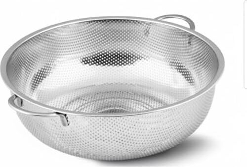Premium 22 cm Paslanmaz Çelik Mutfak Süzgeci, Çift Kulplu Metal Pirinç ve Bakliyat Yıkama Kabı, Isıya Dayanıklı Delikli Sebze Meyve Süzme Kasesi (Gümüş)