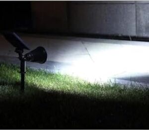 7W Solar LED Bahçe Armatürü 6400K Beyaz Işık – Güneş Enerjili Kazıklı & Duvar Montajlı Çim Aydınlatma Lambası – 7 Led, IP65, 90 Lümen, 140X270X95 mm