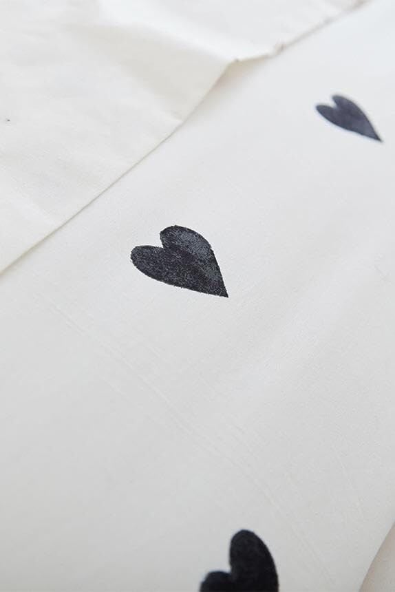 Heart Tek Kişilik Çarşafı Lastikli Kalpli Nevresim Takımı Siyah