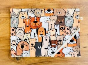 Lily Tongo, Leke Tutmaz Taşınabilir Çocuk Yemek Seti Amerikan Servis Köpekli