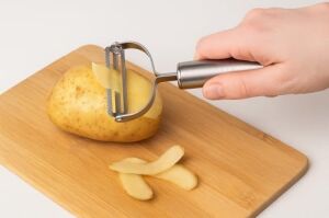 Premium Paslanmaz Çelik Çok Amaçlı Sebze Soyucu, Patates, Havuç, Salatalık ve Meyveler Için Ergonomik Y-Şekilli Bıçaklı Soyacak, Dayanıklı, Keskin,