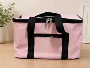 Pembe 22 Litre Termal Piknik ve Taşıma Çantası – Su Geçirmez Kumaş, Kalın Yalıtımlı Iç Kaplama, 2 Bölmeli Soğuk-Sıcak Tutucu Çanta (39X27X23 Cm)