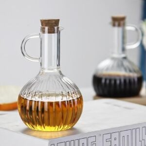 2'li Bambu Stand ile Cam Yağdanlık ve Sirkelik Seti, Yemek Masası ve Sofralarınız Için Bambu Standlı Şık Masa Üstü Yağ ve Sirke Şişeleri