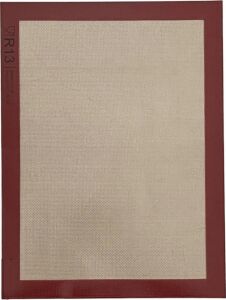 Yanmaz Yapışmaz Silikon Pişirme Matı, Fırın Altlığı, 30X40 Cm, 116 Gr, 0.75 mm Kalınlık, Yıkanabilir, 220 Derece Isıya Dayanıklı