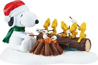 Department 56 Peanuts Village Kamp Ateşi Buddies Aksesuar Figür