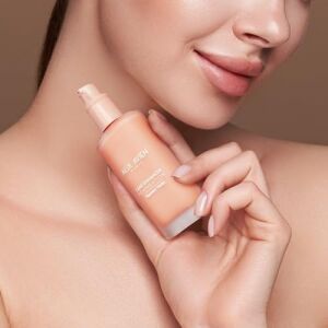 Kırışıklık Karşıtı Nemlendirici SPF30 Parlak Bitişli Fondöten Care Enhancer 818