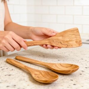 El Yapımı Zeytin Ağacı Mutfak Seti – 3 Parça Doğal Ahşap Kaşık ve Spatula Seti | 30 cm