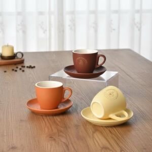 Porselen Fincan ve Tabak Seti 200 ml - Özel Kutulu Asorti Renkli (Pastel Tonlar) Altın Yaldız Detaylı Hediyelik Fincan (1 Kişilik)