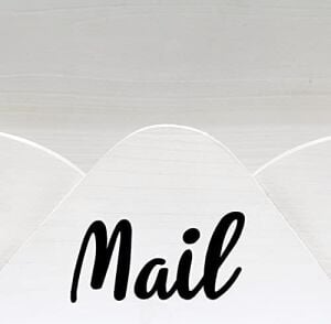 Elegant Designs HG2020-WHT Ev Odunu Çiftlik Evi Ahşap Dekoratif Zarf Şekilli Masaüstü Mektup Tutucu, Fatura Düzenleyici, Saklama Kutusu, Dekoratif, Tezgah, Ofis Için Posta Siyah Yazı