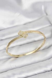 Pirinç Gold Renk Zirkon Taşlı Yonca Model Kadın Kelepçe Bileklik