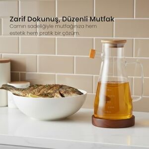 Kesten 900 ml Cam Yağdanlık | Ahşap Kapaklı ve Altlıklı | Şeffaf, Pratik Mutfak Yağ ve Sirke Şişesi