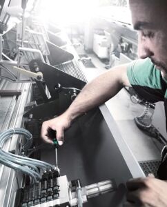 2054 Elektrik Teknisyenleri Için Düz Tornavida, Hex-Plus, 0,7 x 40 Mm, 05118060001