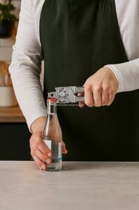 Profesyonel Konserve Açacağı Paslanmaz Çelik Döner Mekanizmalı Ergonomik Tasarımlı Kolay Konserve Açıcı, Güvenli Kesim Yapan Entegre Gazoz Açacaklı Mutfak Aparatı