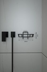 Siyah 3’lü Yapışkanlı Banyo Seti, 2 Raf ve 1 Kancalı Sabunluk, Duvar Tipi Şampuanlık ve Banyo Organizer, Delmeden Kolay Montajlı Banyo Raf Seti