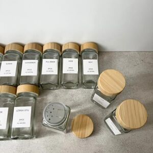 12’li Bambu Kapaklı Kare Formlu Cam Baharatlık Seti 120 ml / 16 Adet Etiket Hediye