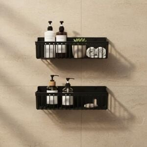 Yapışkanlı Plastik Siyah Banyo ve Mutfak Rafı – Su Tahliyeli Duş Organizeri, Askılı Düzenleyici (2’li Set – 25 Cm)