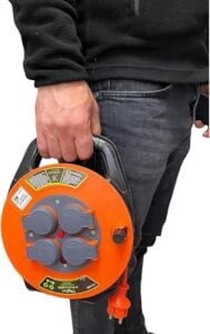 Seyyar Kablo Makarası - 10 Metre Kablo, 3x1.5mm², IP44 Kapaklı 4 Prizli, Bylion Taşınabilir Enerji Çözümü Çanta Tipi Seyyar Uzatma Kablosu Kamp, Atölye, Bahçe, Garaj, Ev